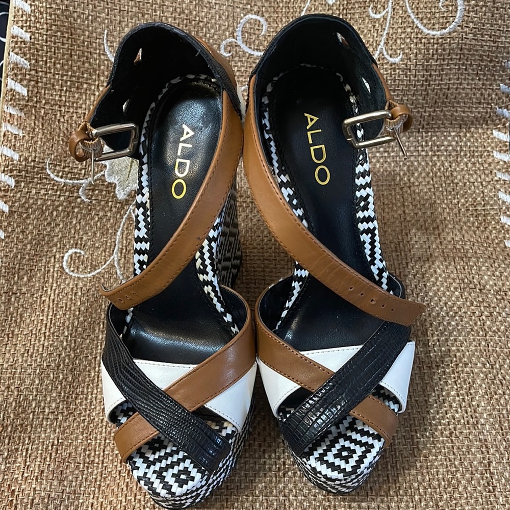 Aldo brand new wedge heel size 7 multi color